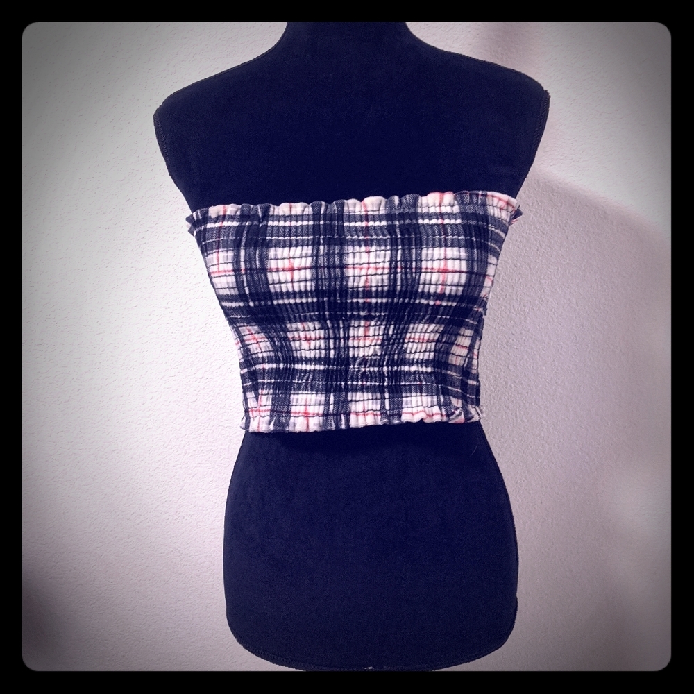 Ruched sleeveless plaid tube top
